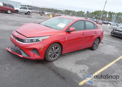 2024 Kia Forte Lxs z USA, uszkodzony, nr VIN 3KPF24AD2RE817536